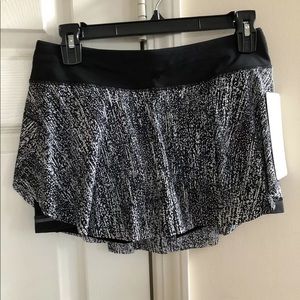 Lululemon Quick Pace Skirt - black and white - NWT